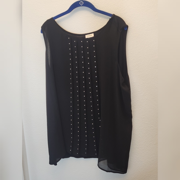Avenue Black Sleeveless Embellished Pleated Blouse - Picture 6 of 10